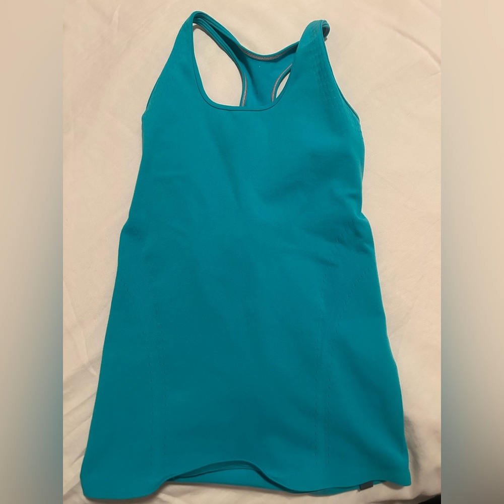 iviva blue athletic tank top!